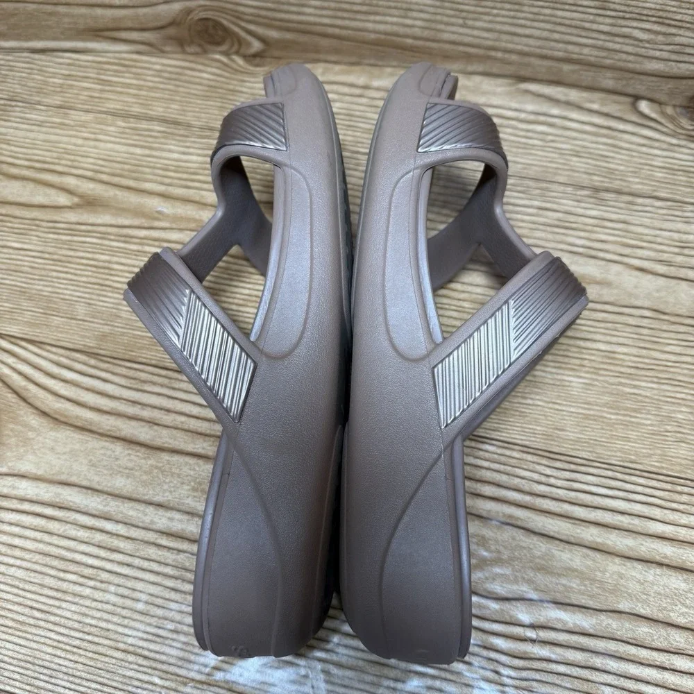 Crocs Monterey Metallic Wedge Shoes Sz 7 Slip On Comfort Cushion Sandals 207144‎